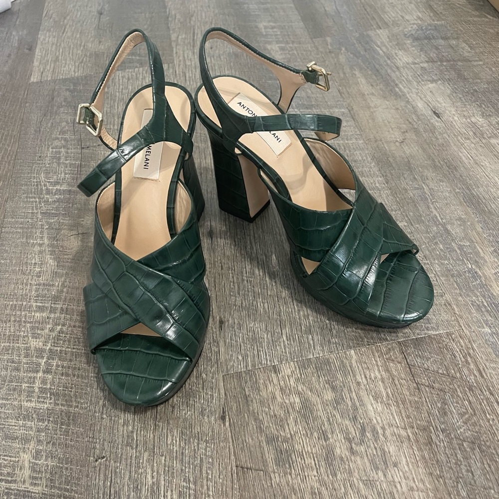 Antonio Melani leather heel sandals green